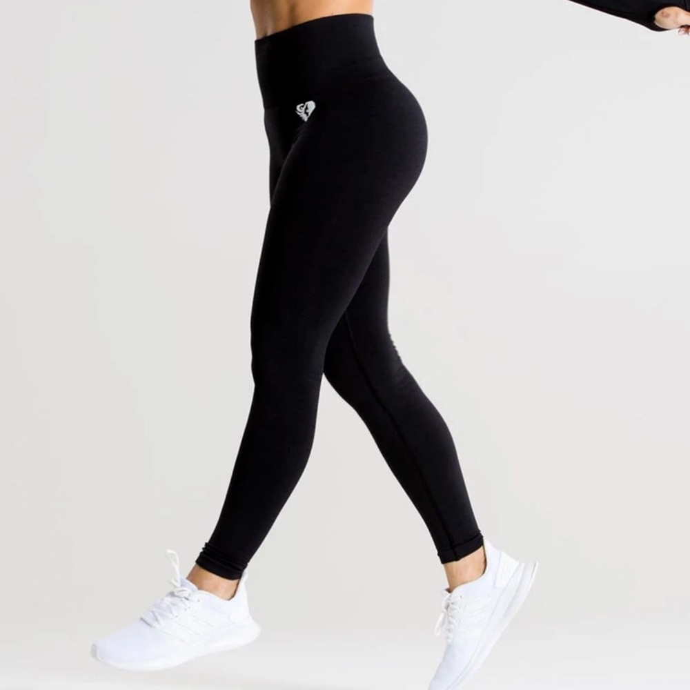 Women’s Best MOVE SEAMLESS LEGGINGS Medium